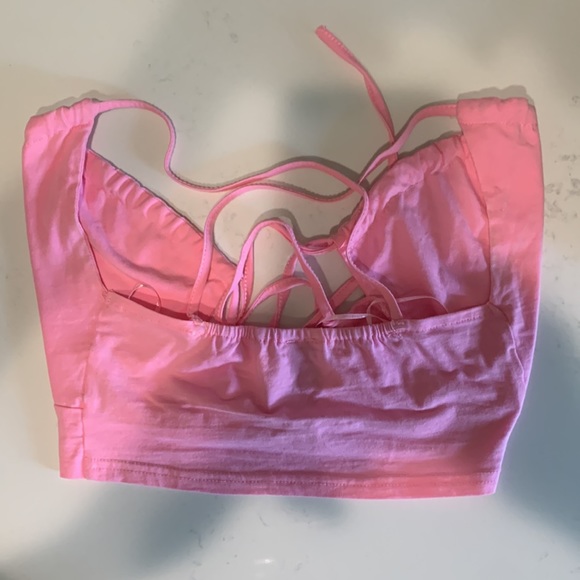 Princess Polly Sin City Pink crop top - Picture 4 of 4
